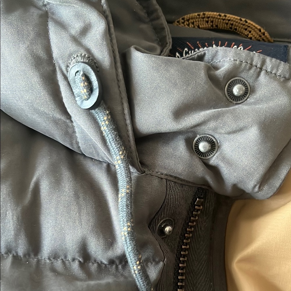 Men's Gray Puffer Jacket - Picture 9 of 16